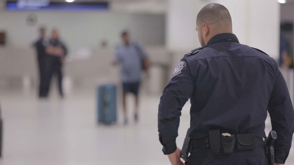 Flughafen New York - Kampf den Schmugglern