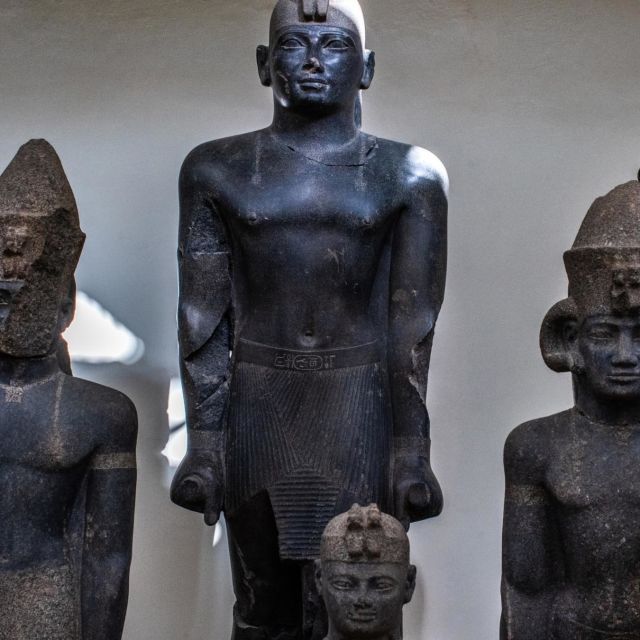 A Nílus elöntött sírjai