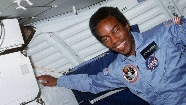The Space Race: Os Primeiros Astronautas Negros