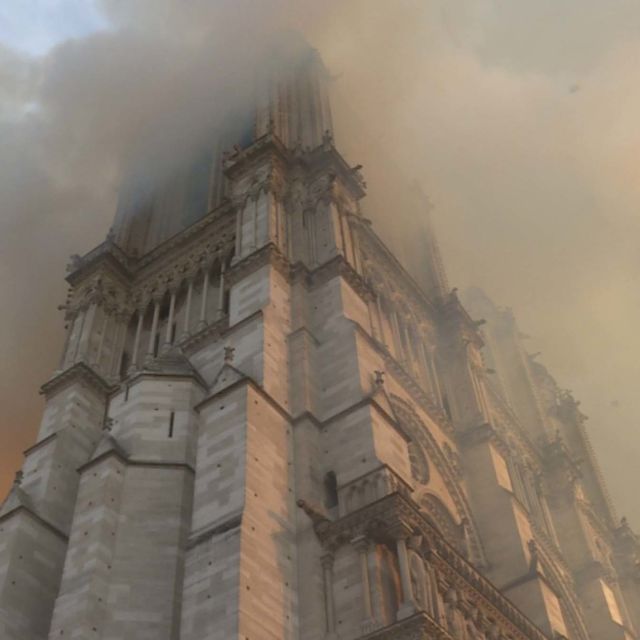 Notre Dame: Lupta cu infernul