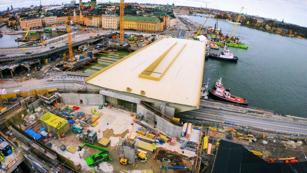 Monteringen av Guldbron vid Slussen i Stockholm